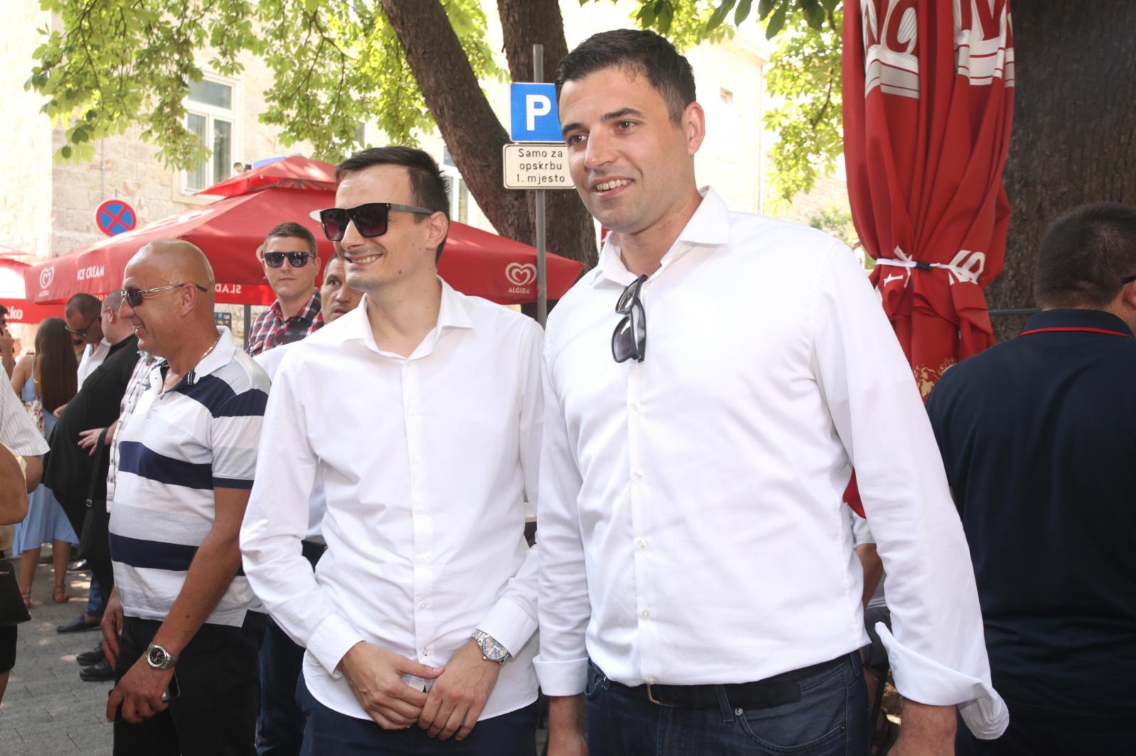 Šefu SDP-a završio godišnji pa će se danas obratiti javnosti