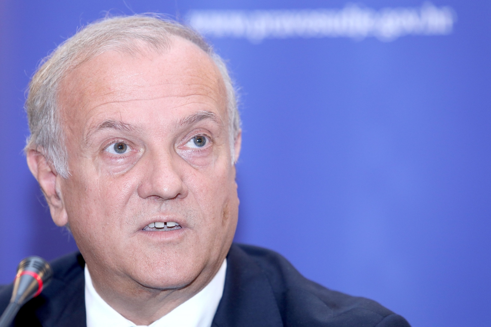 Ministar pravosuđa rekao da ne zna ništa posebno o Merčepu pa pobjegao u auto