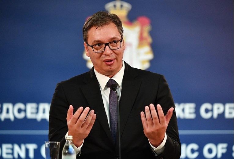 Vučić se izvlači: Sad tvrdi da nije slavio Miloševića