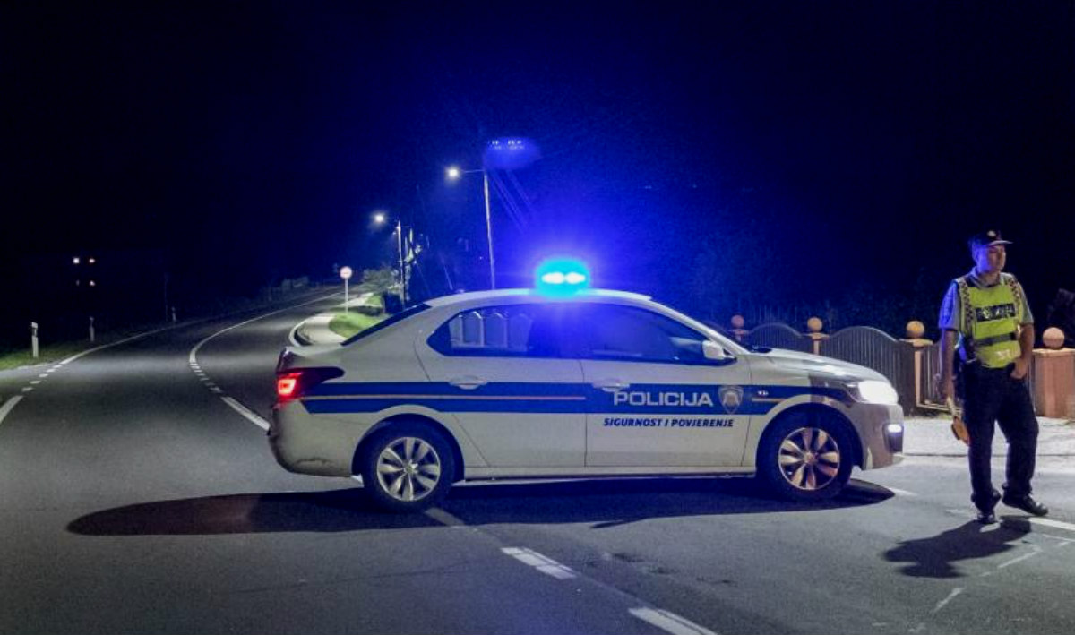 Vozač kod Križevaca sletio s ceste, auto završio na krovu. Razlog je bizaran