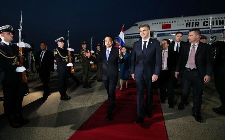 Kineski premijer stigao u Zagreb, dočekao ga Plenković