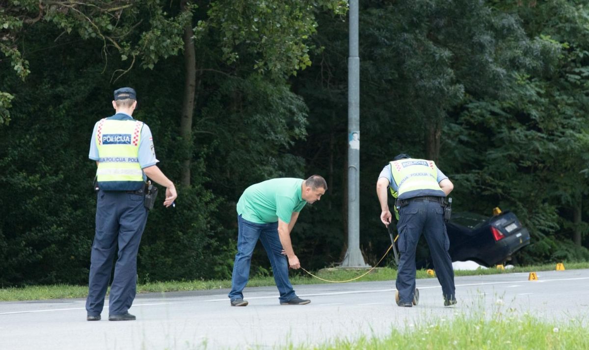 Uznemirujuće fotografije: U prometnoj nesreći u Valpovu poginula jedna osoba
