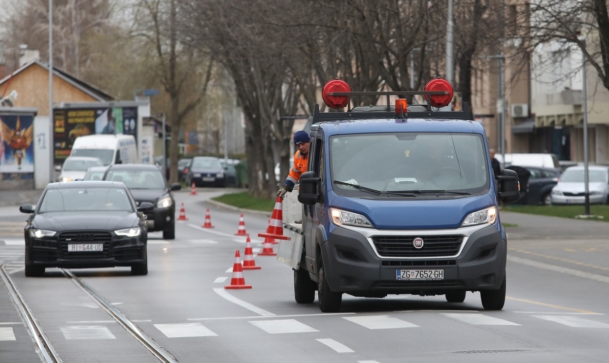 Znate li što znači ova prometna oznaka koja je svježe iscrtana u Zagrebu?