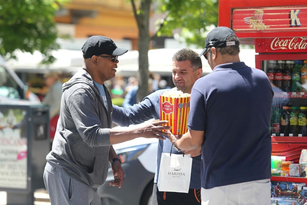 Samuel L. Jackson prošetao centrom Zagreba, pogledajte gdje je zastao