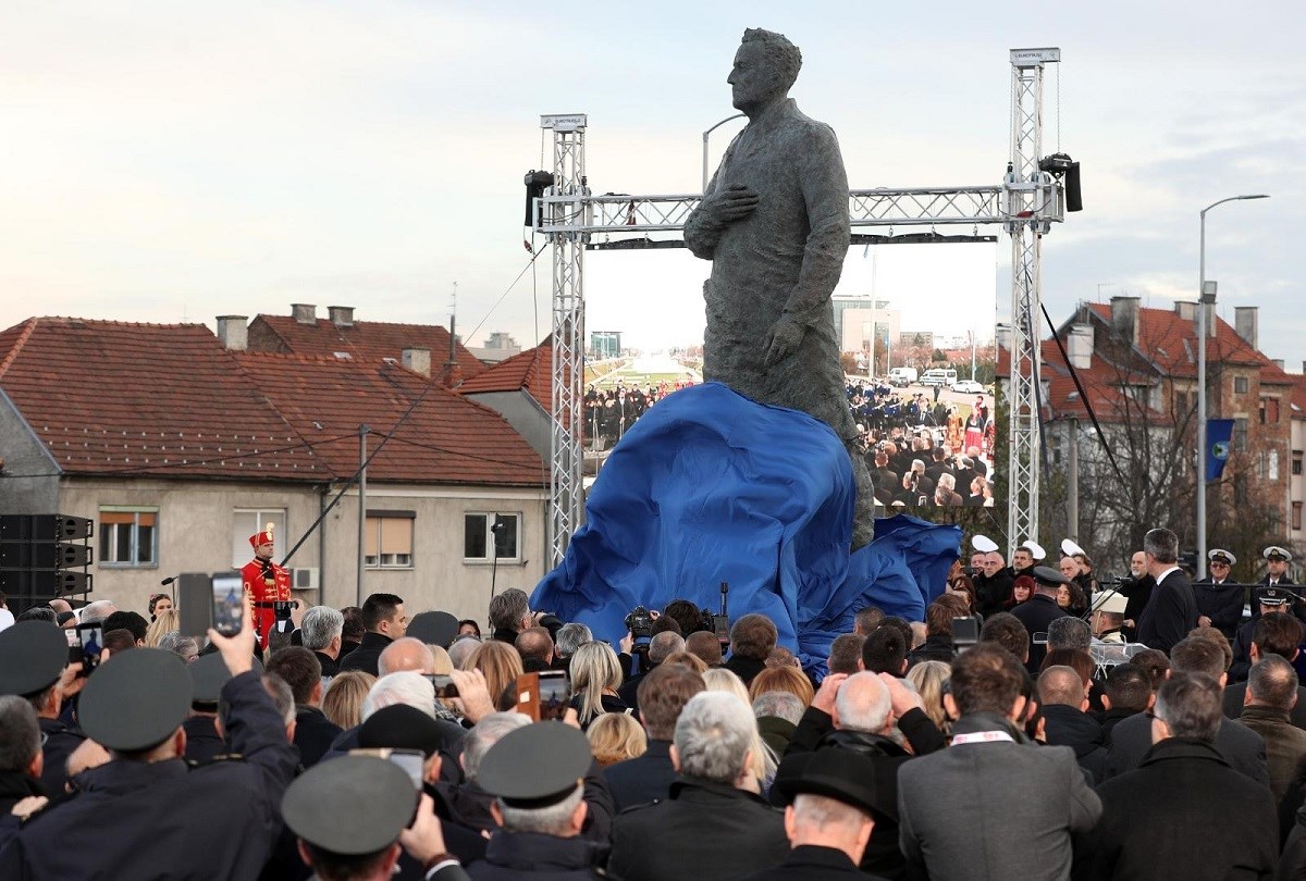 VIDEO Kolinda održala govor pa otkrila spomenik Tuđmanu, došao i Horvatinčić