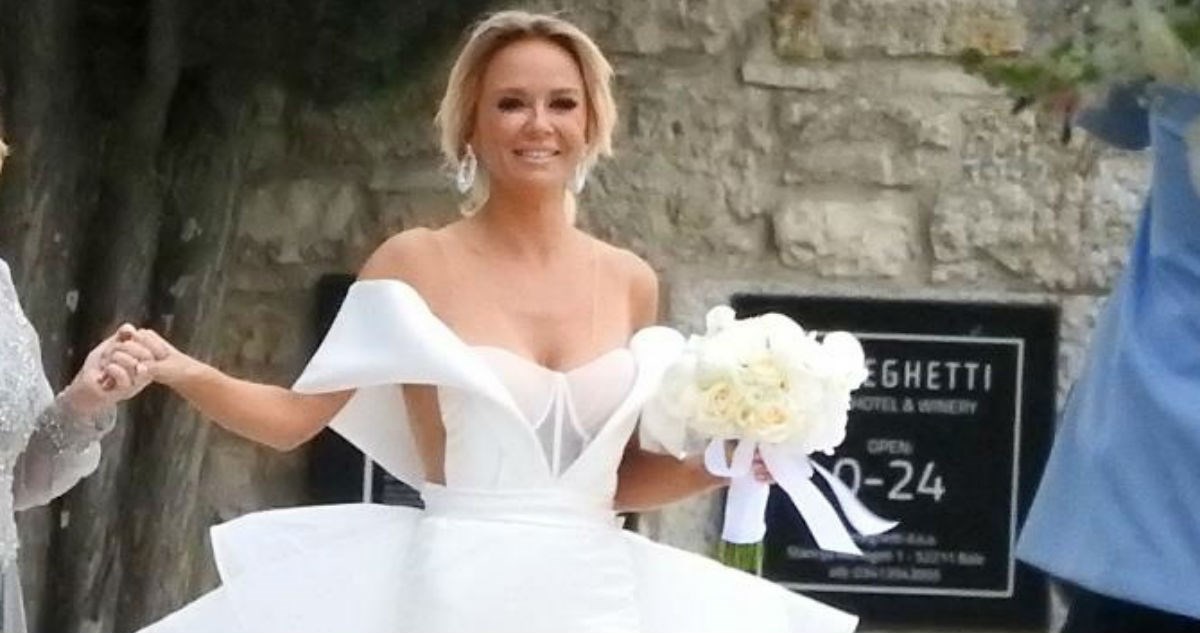 Maja Šuput zablistala u raskošnoj vjenčanici: "THE haljina za moju princezu"