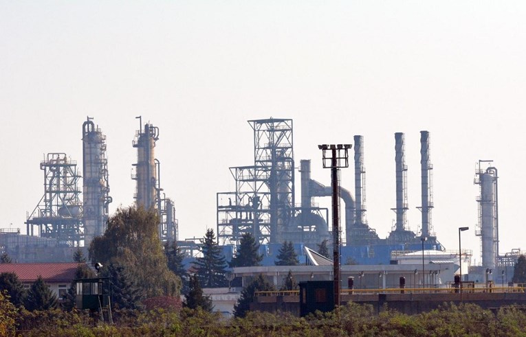 Rafinerija nafte u Bosanskom Brodu zbog remonta neće raditi najmanje godinu dana