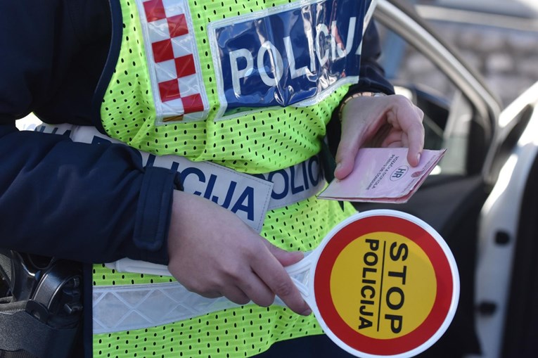 Oprez, policija danas u cijeloj Hrvatskoj kažnjava nekorištenje žmigavaca