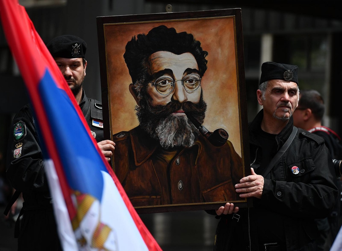 FOTO U centru Beograda slavili četničkog vođu Dražu Mihailovića