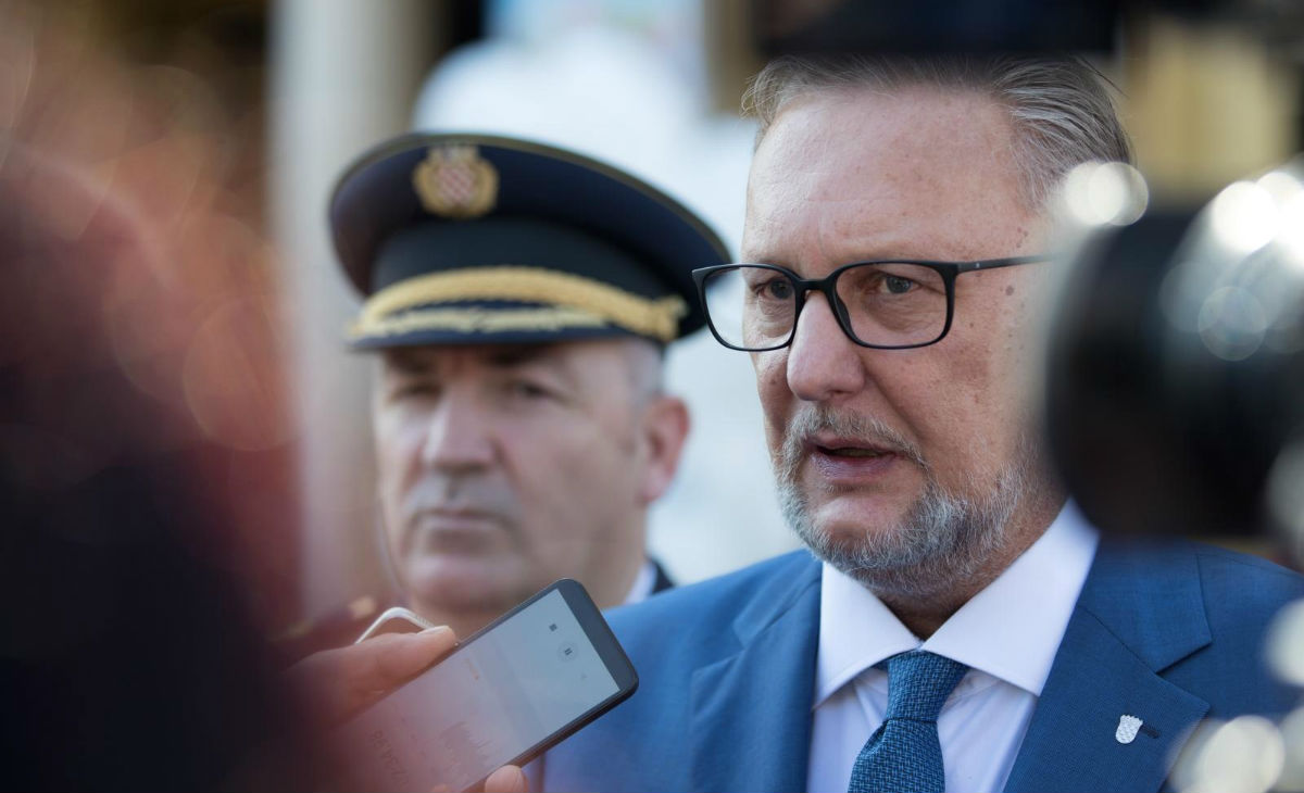 Božinović se pravda: Rješavanje zločina s Ovčare nema veze s Penavom