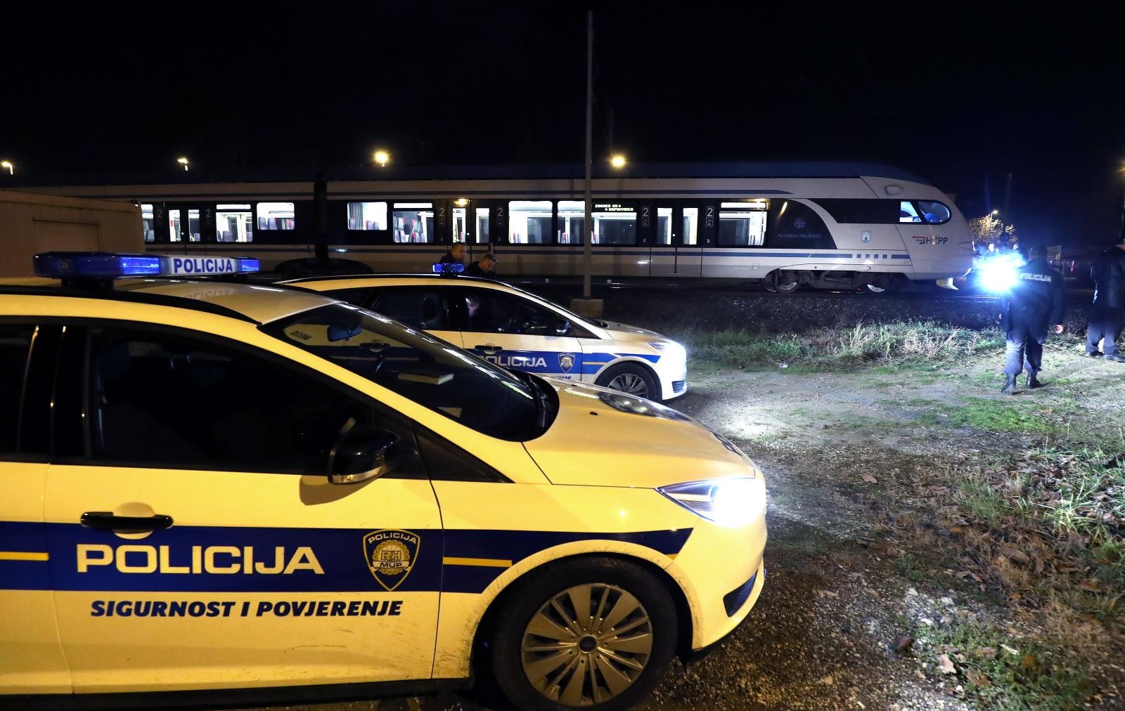 Uhićen prometnik kod Ogulina. Pijan je propuštao vlakove pa prijetio obitelji