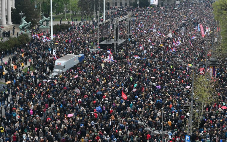 VIDEO Održan novi prosvjed protiv Vučića: "On je neprijatelj demokracije"