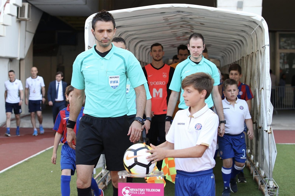 Jadranski derbi sucu koji je zadnji put Rijeci i Hajduku dao 10 kartona