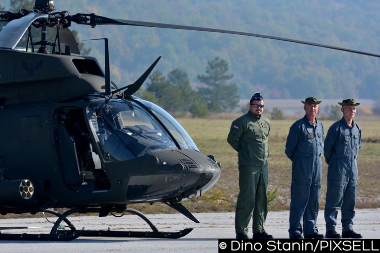 17 savezničkih helikoptera doletjelo u vojarnu u Udbini