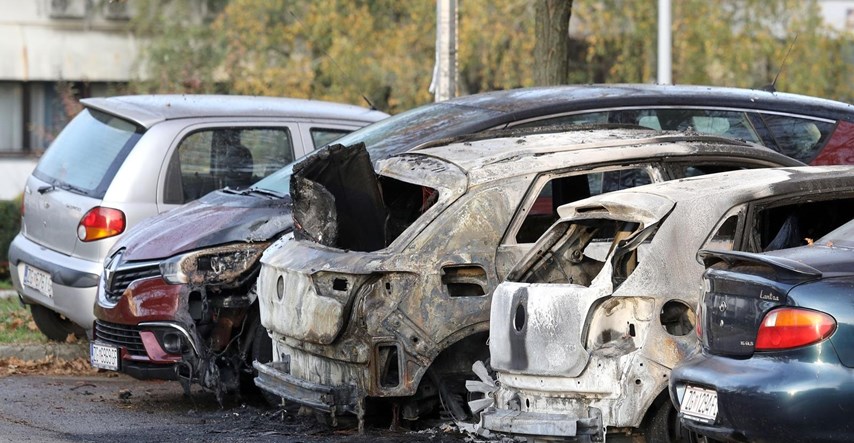 U Zagrebu noćas gorjelo devet automobila. Dva skoro u potpunosti izgorjela