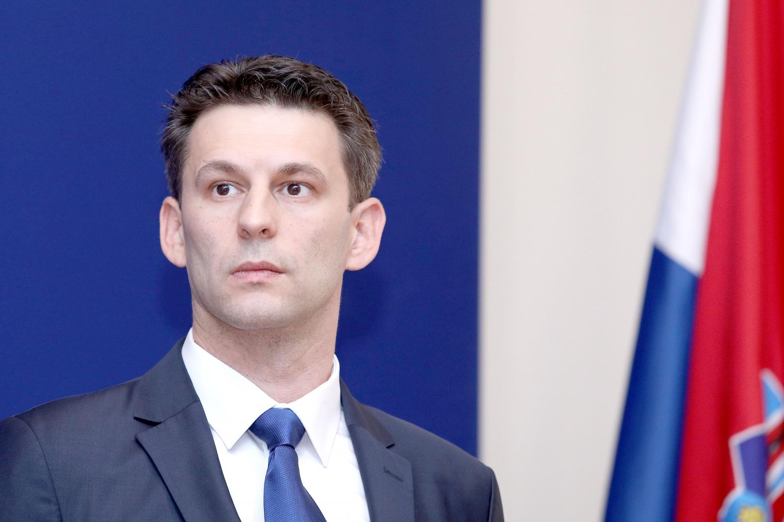 Petrov o fijasku s borbenim avionima: Neka vlada javno kaže što su ugovorili