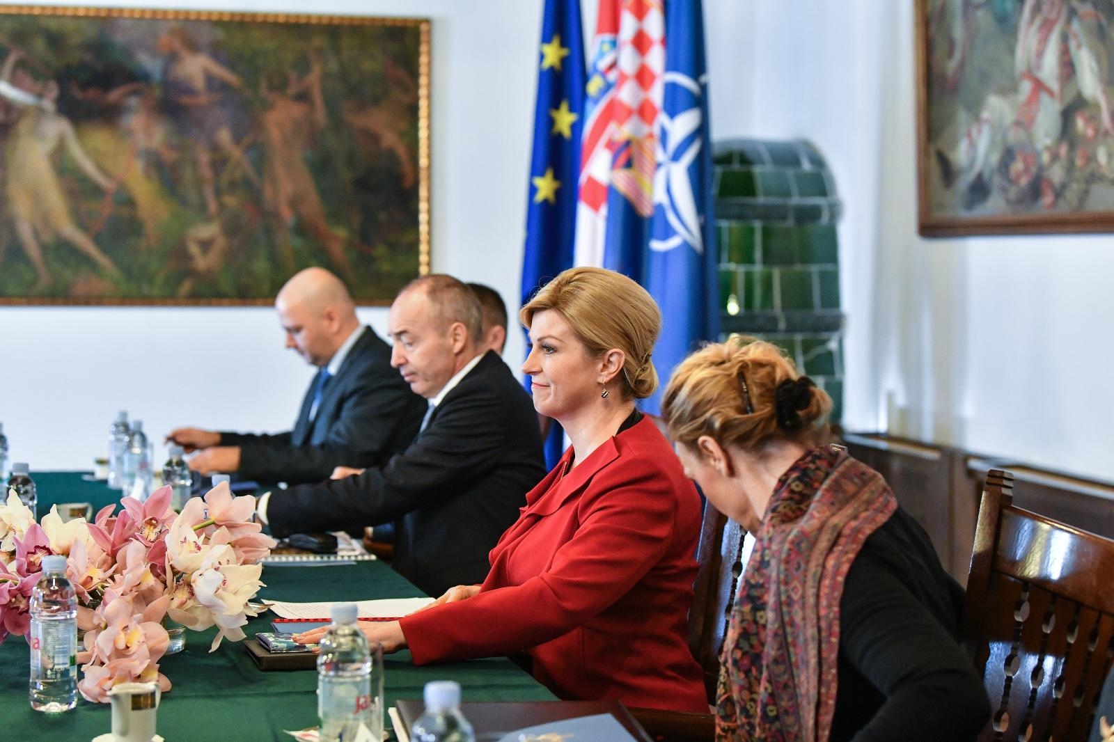 Kolinda poslala priopćenje o sjednici Vijeća za obranu