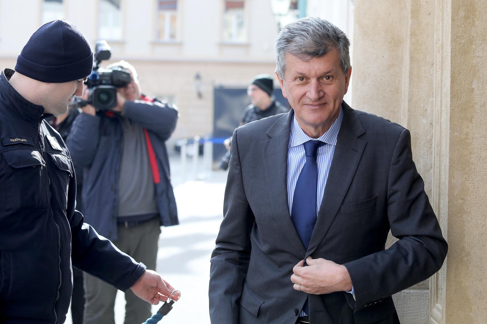Kujundžić: Ne mogu reći kada ćemo donijeti novi Zakon o pobačaju