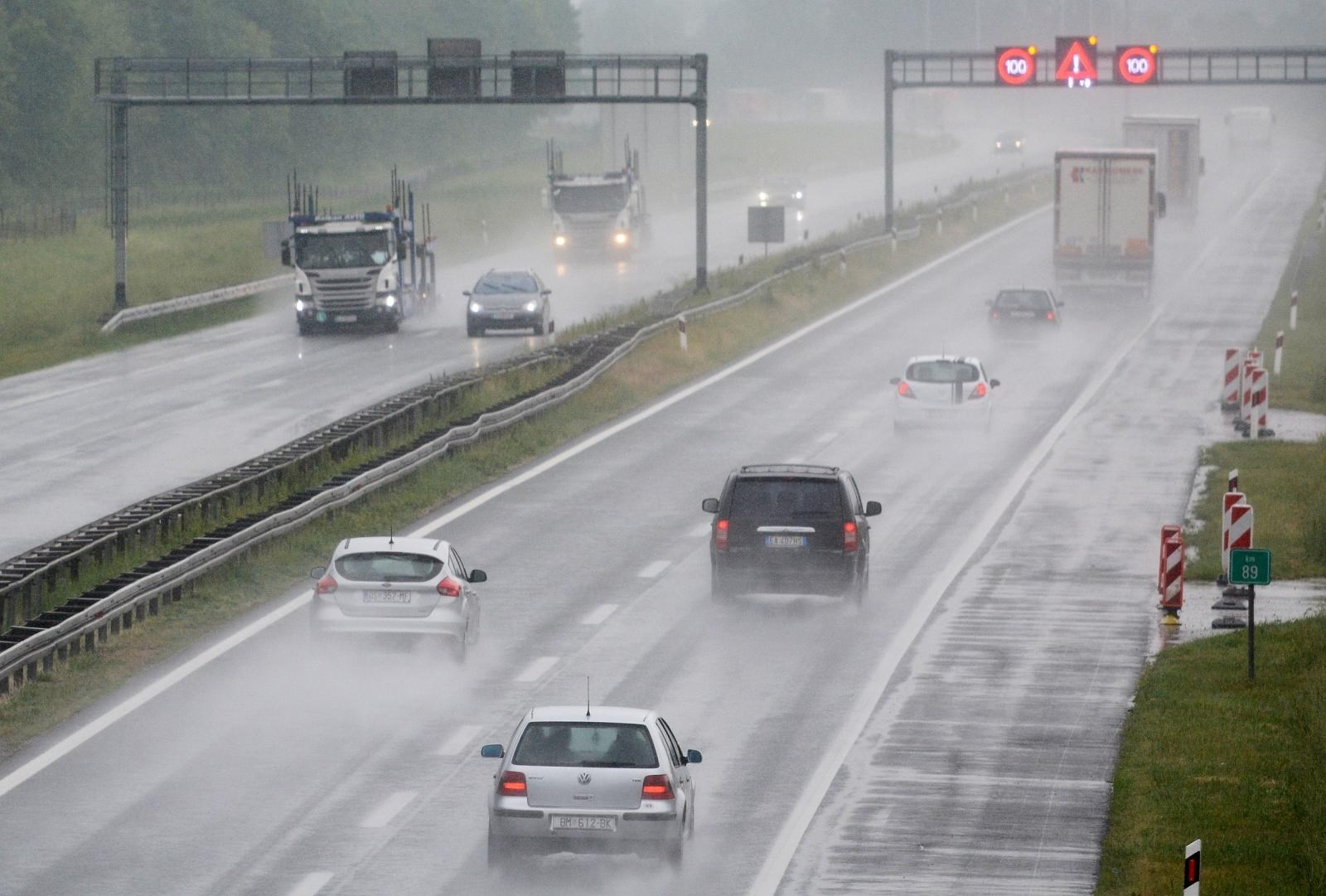 Nesreća na autocesti A4 u smjeru Zagreba, vozite oprezno