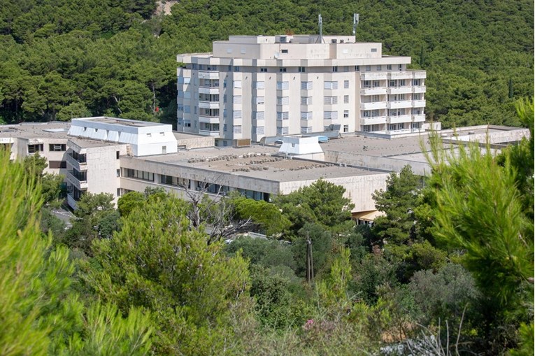 Zbog gripe i manjka sestara u Dubrovniku se odgađaju operacije i pregledi