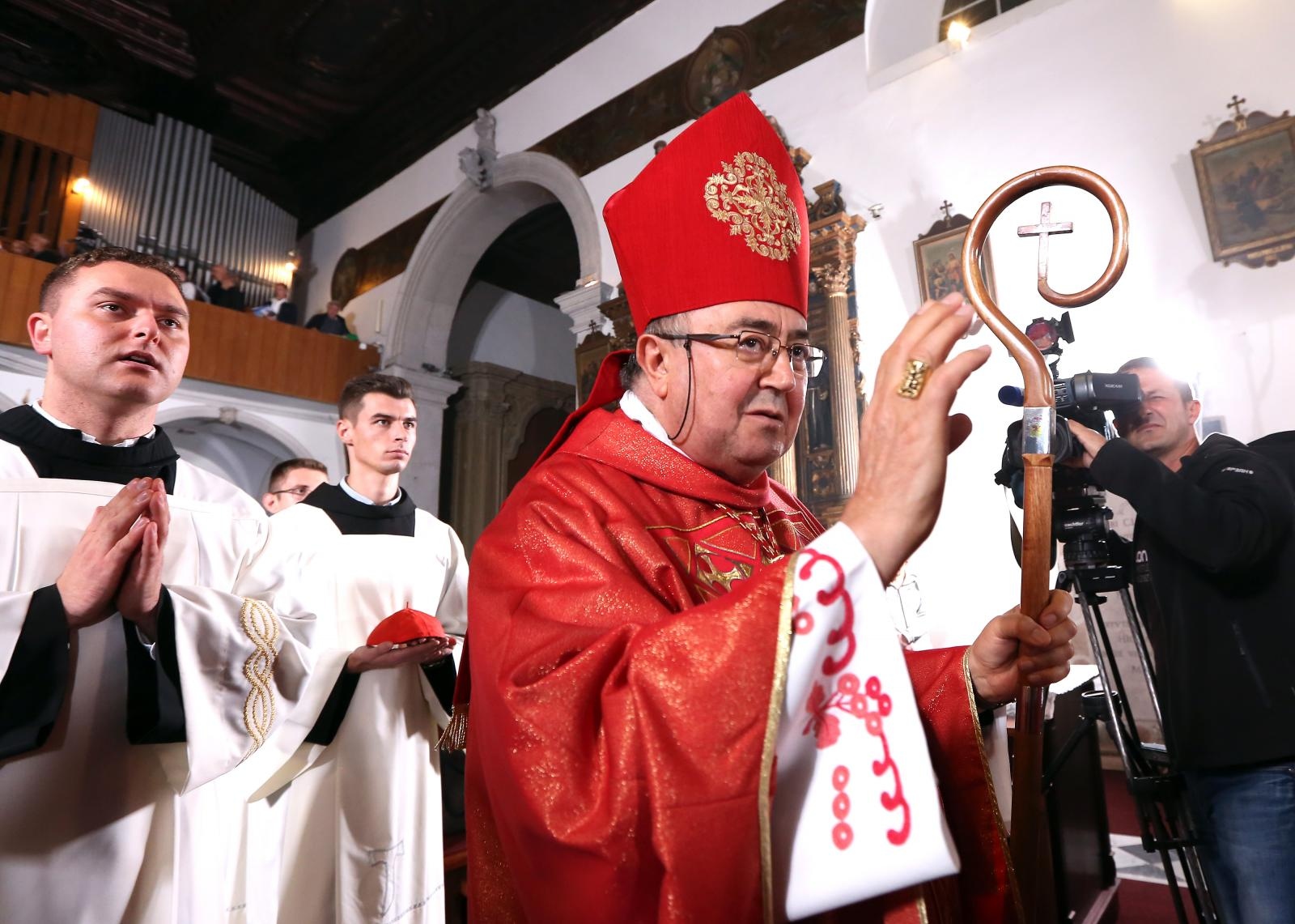 Kardinal Puljić poslao političku poruku Hrvatima u BiH, kaže da se uzdaju u Boga