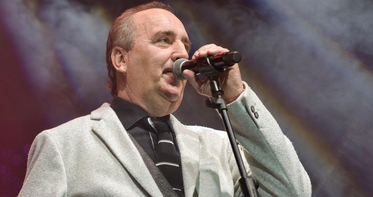 Mladen Grdović održao slavljenički koncert tjedan dana nakon napada na suprugu