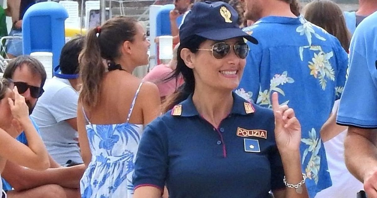 VIDEO Talijanska policajka pazi da se svi drže zakona na Korčuli