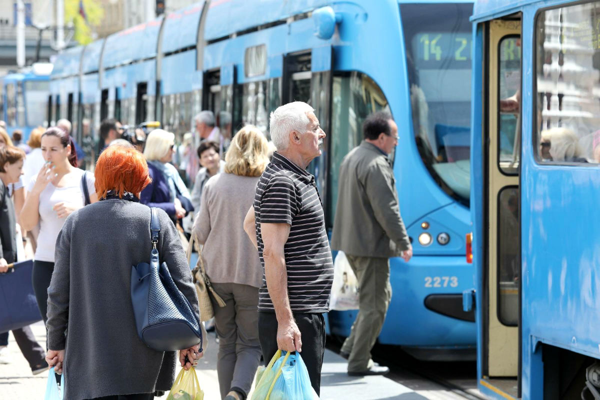 Oprez, od sutra će vas oderati ako kupujete kartu u ZET-ovim tramvajima i busevima