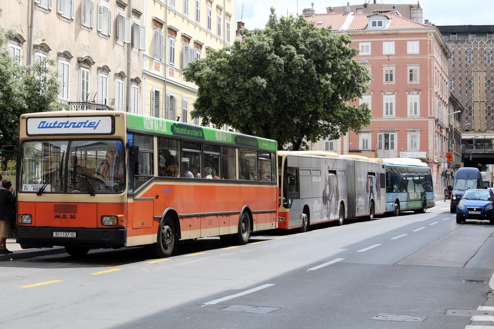 Zapalio se autobus u Rijeci