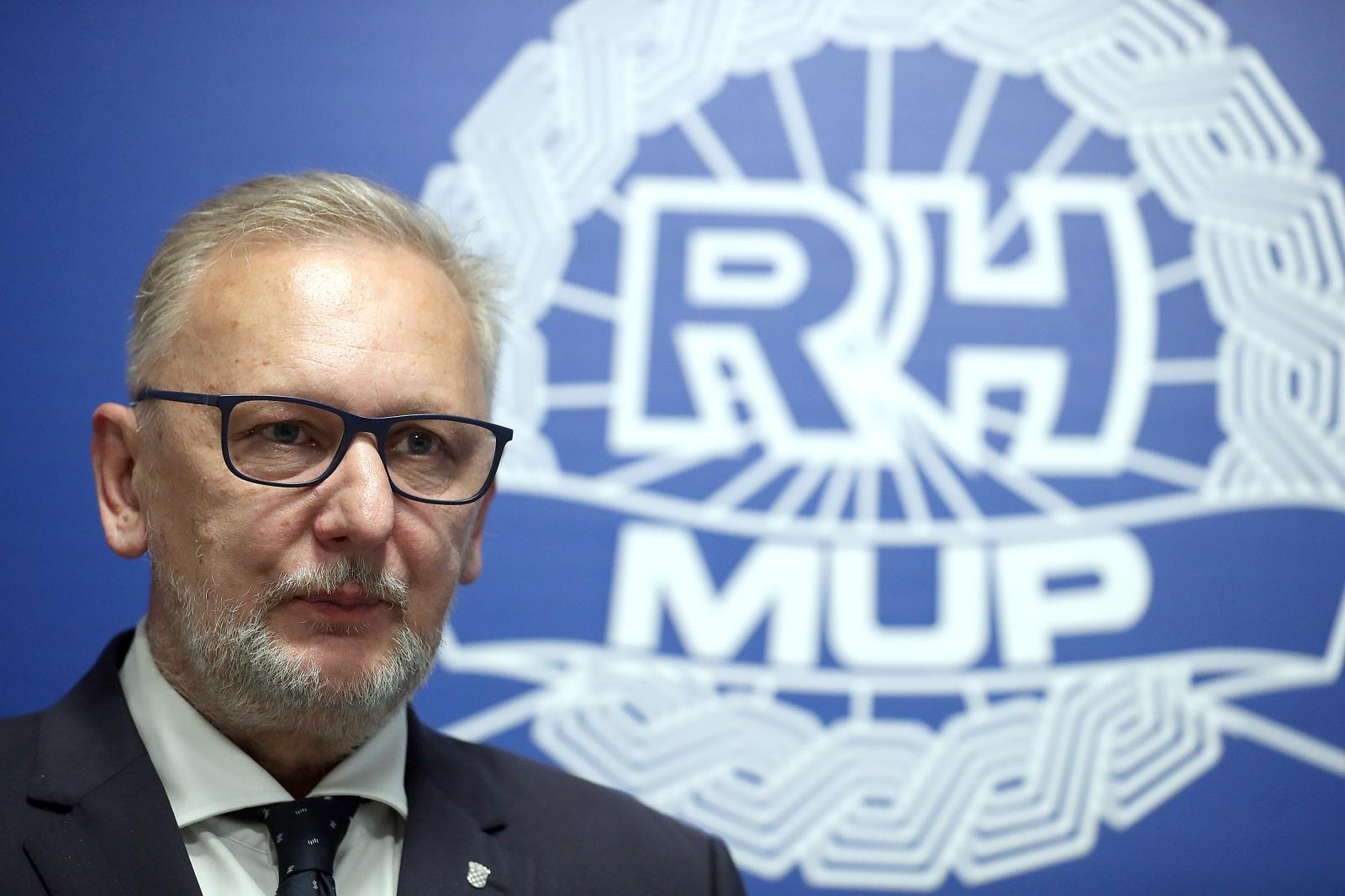 Božinović komentirao postavljanje ograde sa šiljcima na granicu s BiH