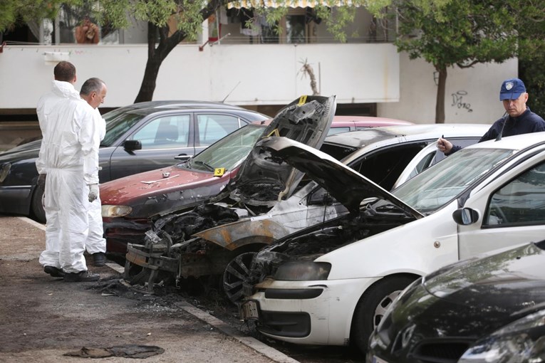 Zapaljen BMW kod Splita, izgorio još jedan auto