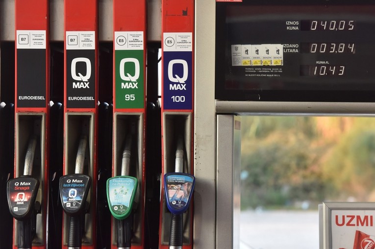 Prvi put u 10 godina dizel u Hrvatskoj skuplji od benzina