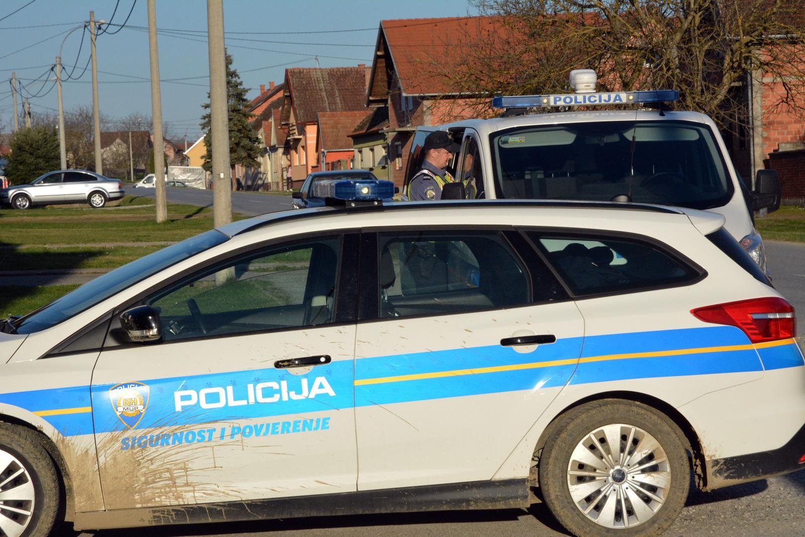 Sisačka policija pustila pijanog vozača pa ga za pola sata opet našli za volanom
