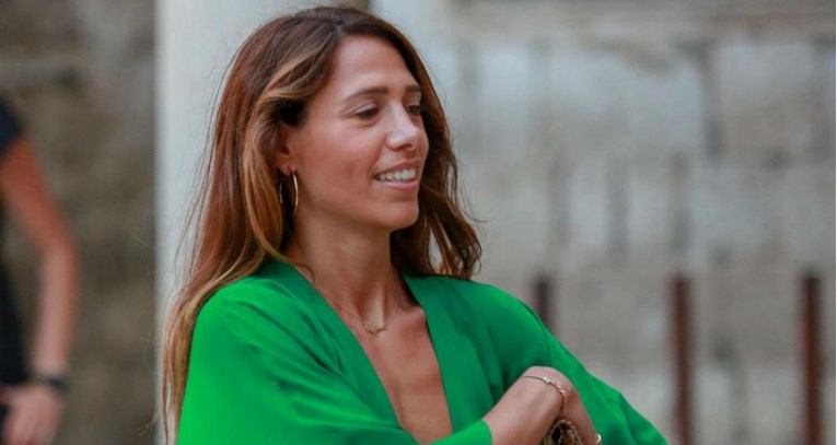 Dekolte do pupka koji je ukrao svu pažnju na dubrovačkom Stradunu