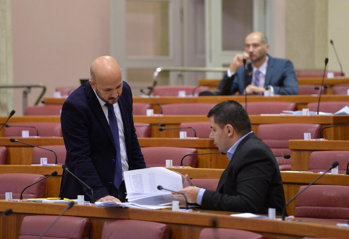 Zbog Bandića izbila svađa u saboru, Grmoja i Maras dobili opomene