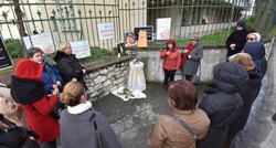 SDP u Čakovcu odbio maknuti molitelje 150 metara od bolnica