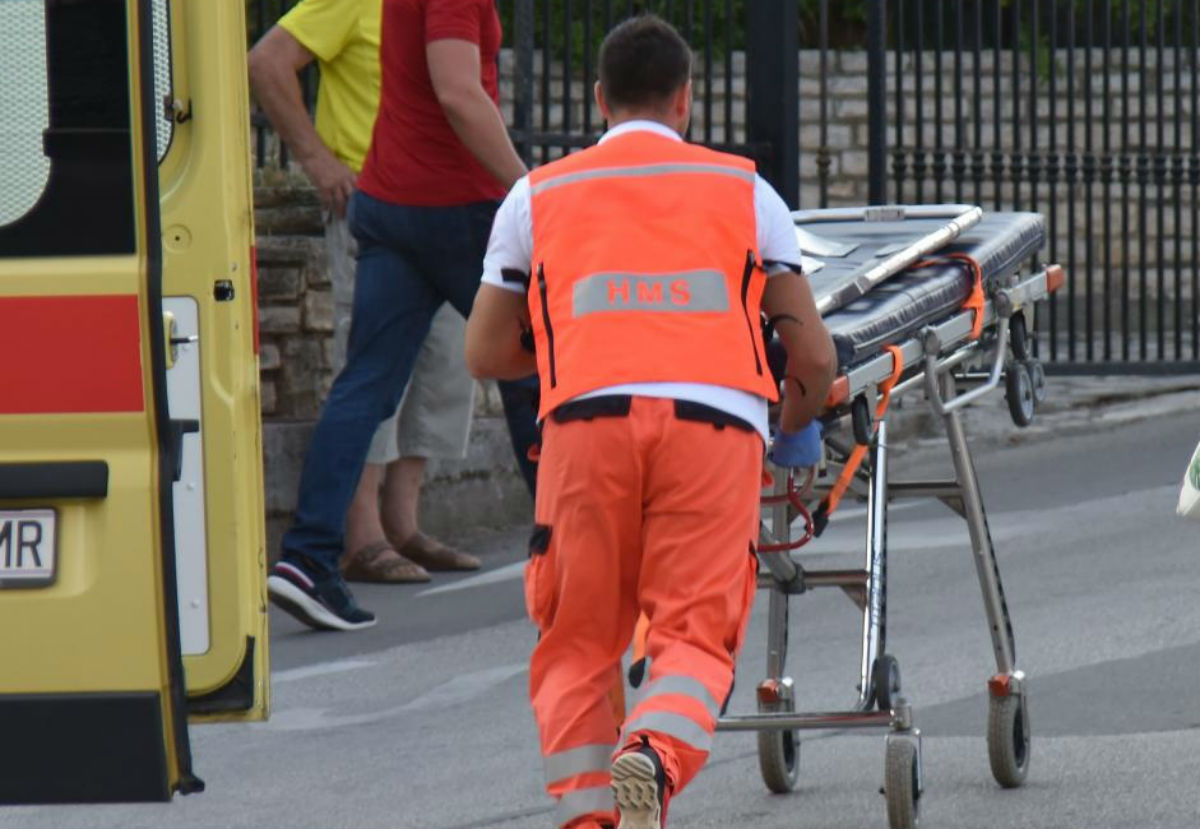 Dijete ugrizao poskok, helikopterom hitno prebačeno u Split