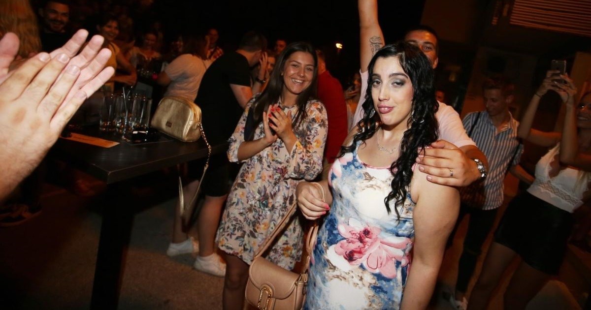 VIDEO Pogledajte kako je bilo na splitskom koncertu Nikoline iz Ljubav je na selu