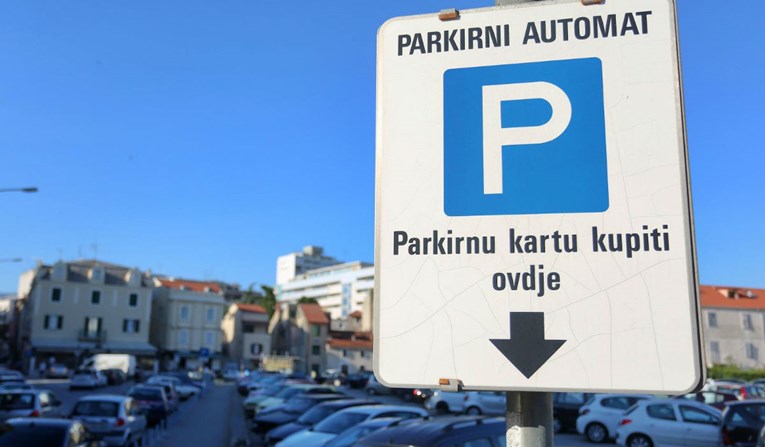 U Splitu pretukao letvom troje ljudi zbog parkinga, među njima i trudnicu