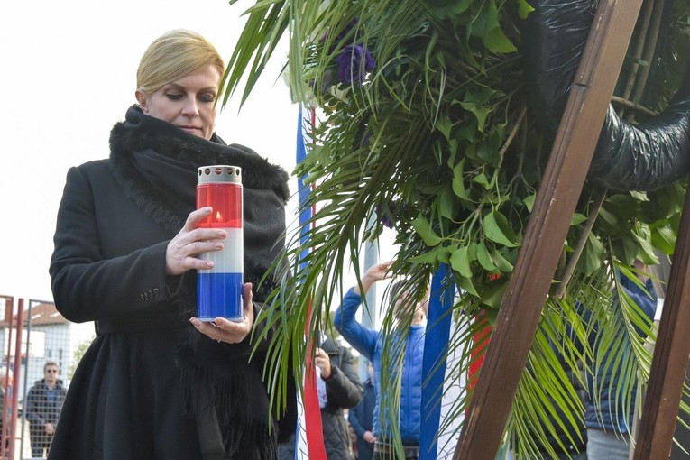 Kolinda otišla u Škabrnju, nije htjela davati izjave