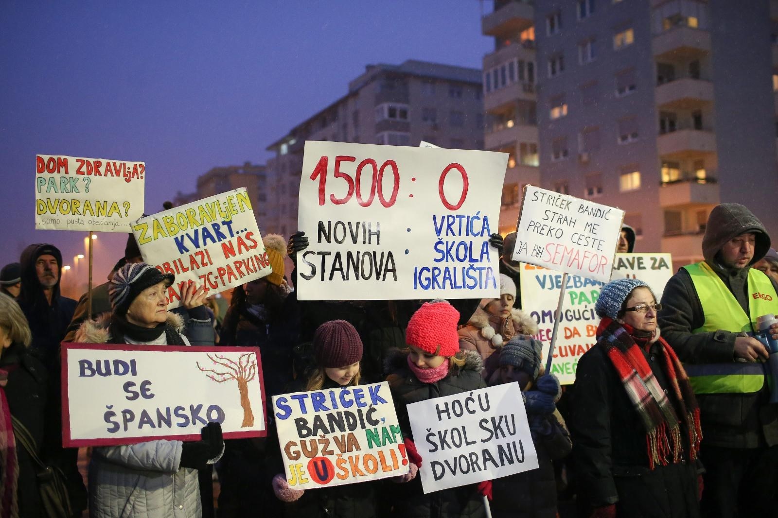 VIDEO Stanovnici zagrebačkog Španskog blokirali cestu zbog Bandića