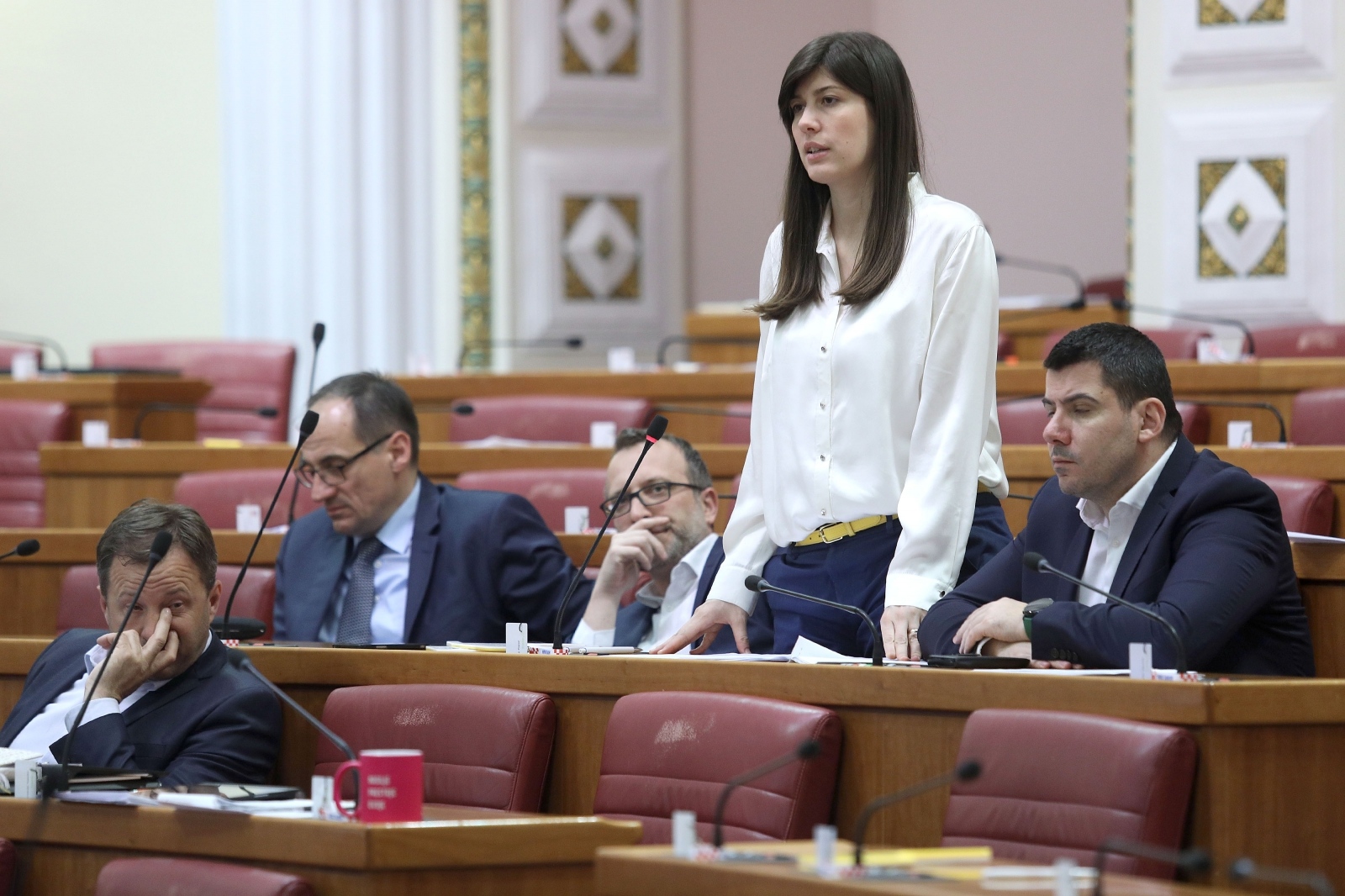 Sabor trajao cijelu noć. Traje i dalje, mostovci jedva govore