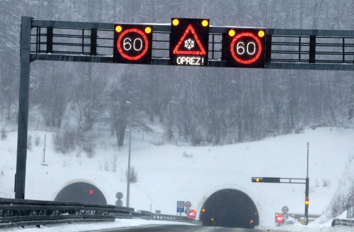 Hladnoća i vjetar okovali Hrvatsku: Orkanska bura zatvorila A1, izmjereno -14