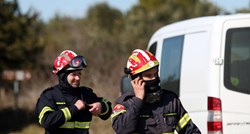 Yugo na maškarama u Istri izazvao požar. Izgorjelo je 7 kamp-kućica i 2 vozila