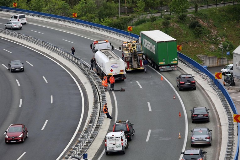 Jak vjetar na autocesti A1 prije Svetog Roka, zabrane na magistrali