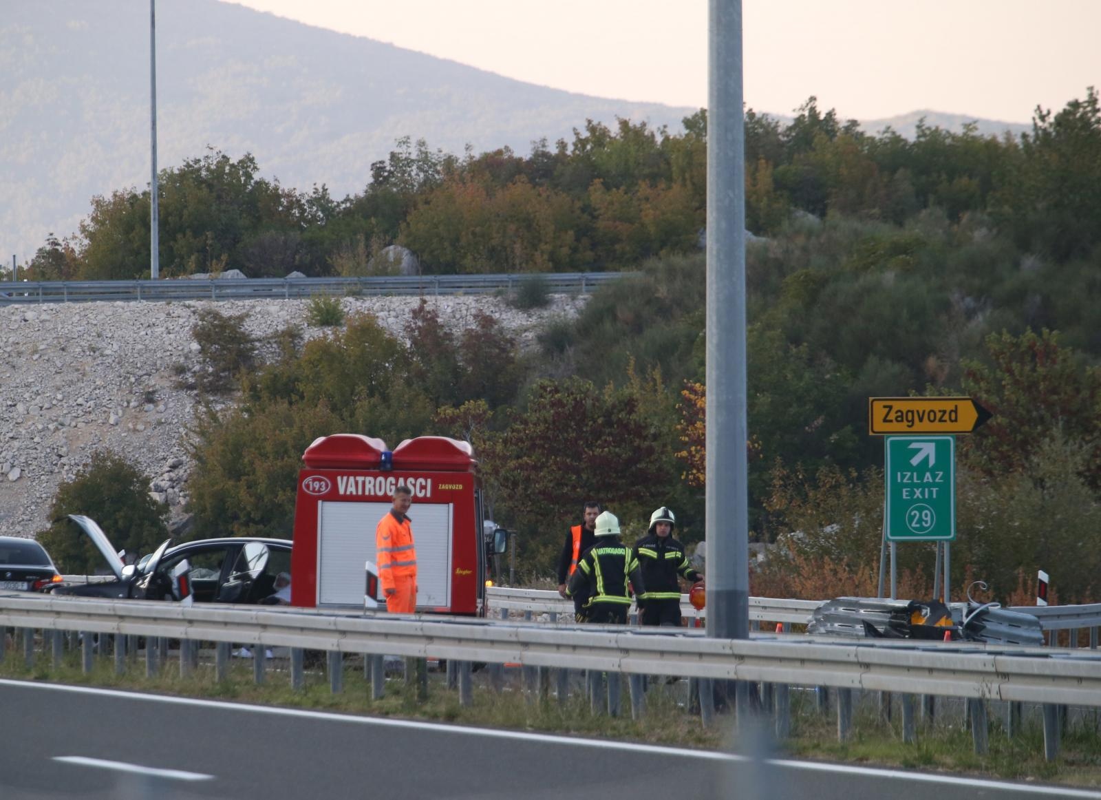 Nesreća na autocesti A1: Autom se zabio u betonski blok, hitno odvezen u bolnicu