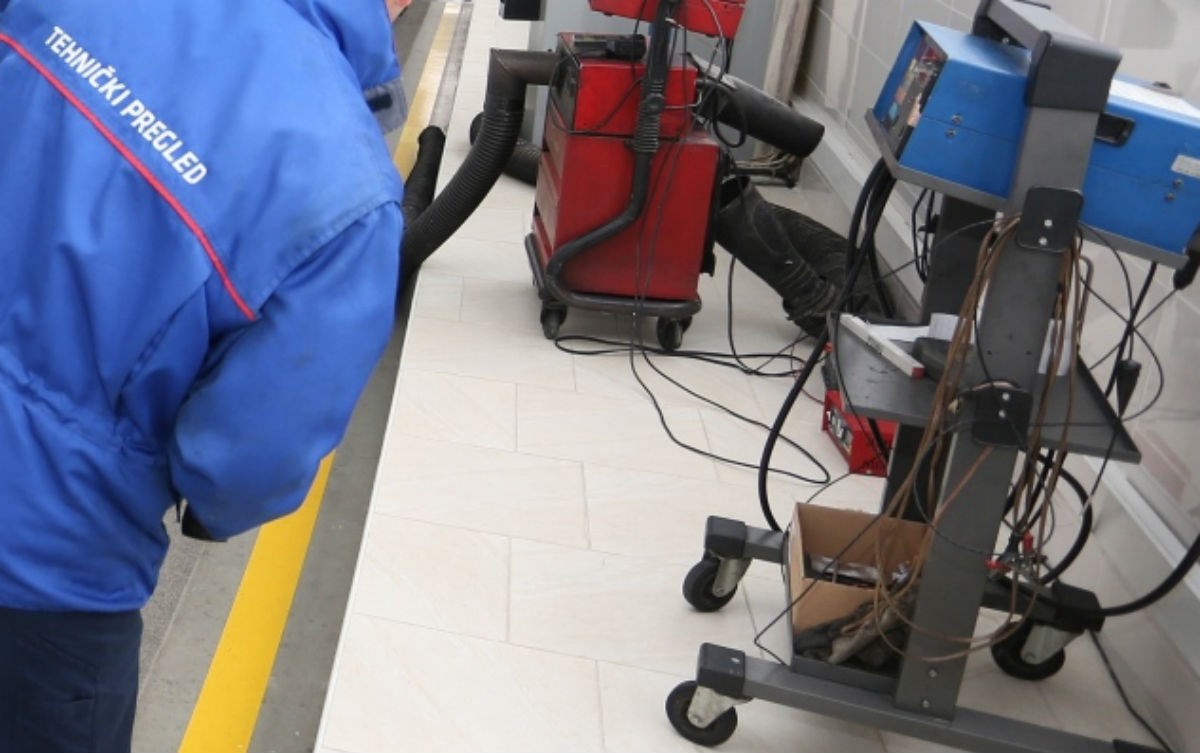 Palo troje zaposlenika osječke stanice za tehnički, puštali su neispravna vozila