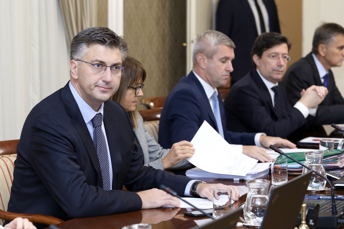 Plenković: Javni dug bi i dalje trebao padati, treba vidjeti utjecaj Uljanika