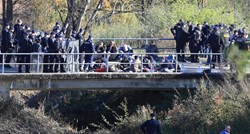 Granica još uvijek zatvorena, 250 migranata prespavalo na cesti