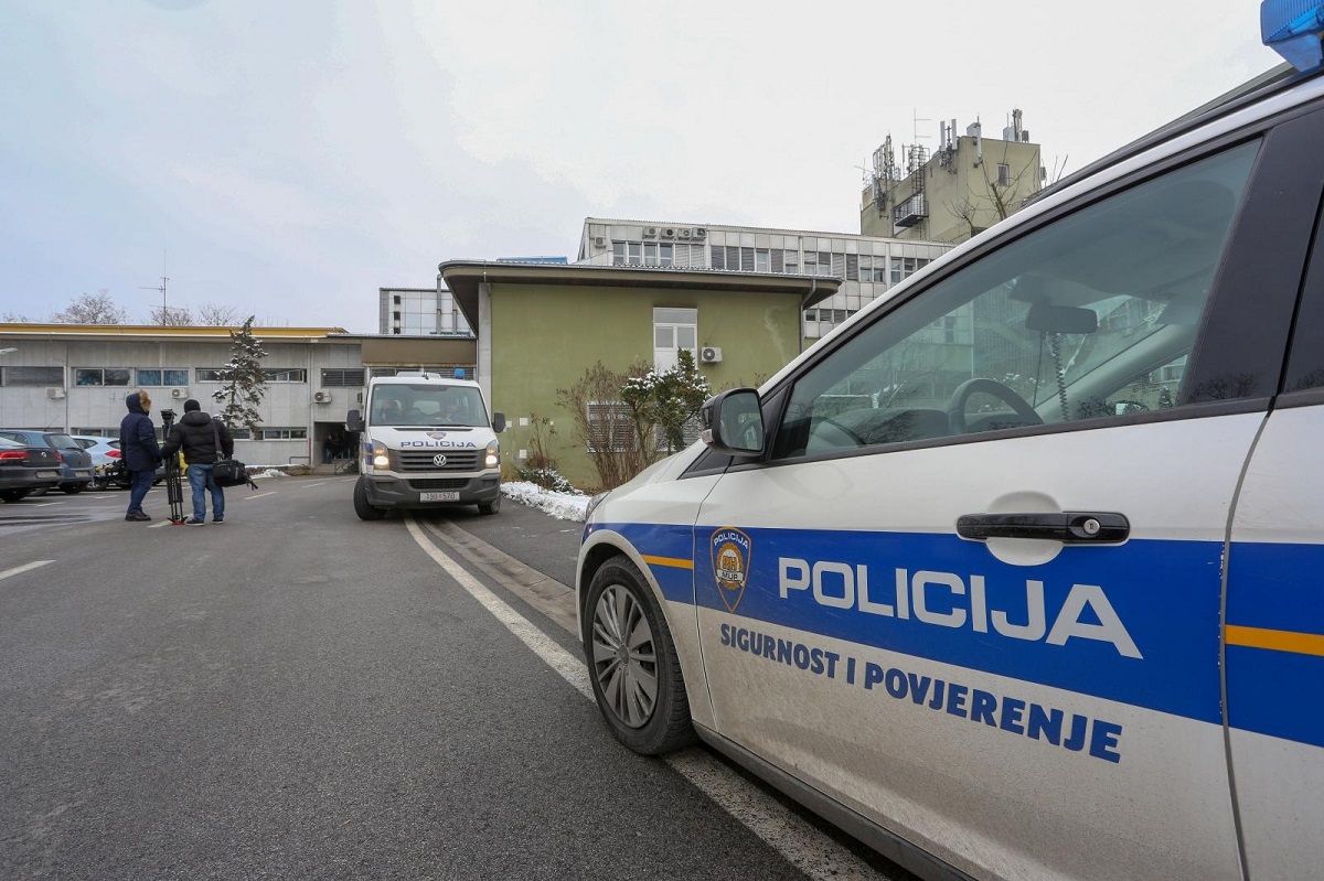 Muškarac koji je napao suprugu u Zagrebu je teolog. Utegom joj razbio lubanju